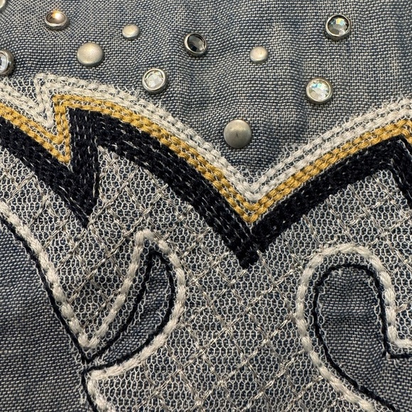 Miss Me Chambray Embellished Pearl Snap Short Sleeve Western Top / small - Picture 10 of 16